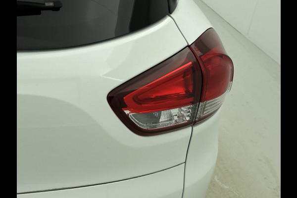 Renault Clio Estate 0.9 TCe Limited 90PK / Pdc. / Airco / Navigatie / Radio multimedia / Apk 06-2028