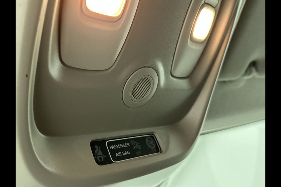 Renault Clio Estate 0.9 TCe Limited 90PK / Pdc. / Airco / Navigatie / Radio multimedia / Apk 06-2028