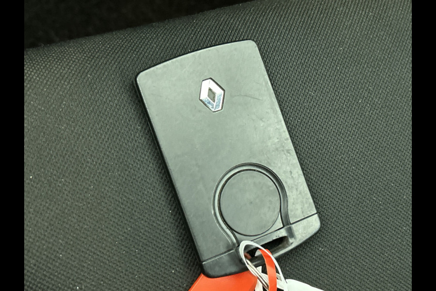 Renault Clio Estate 0.9 TCe Limited 90PK / Pdc. / Airco / Navigatie / Radio multimedia / Apk 06-2028