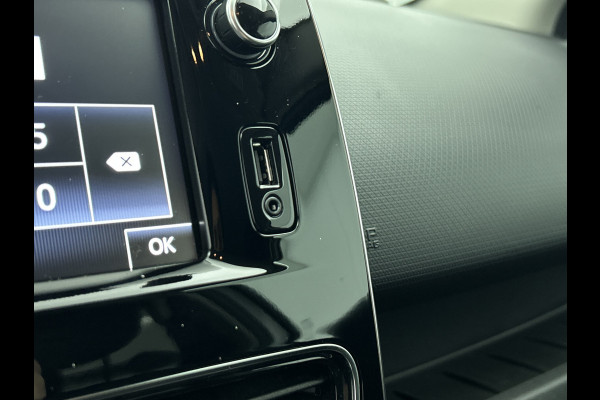 Renault Clio Estate 0.9 TCe Limited 90PK / Pdc. / Airco / Navigatie / Radio multimedia / Apk 06-2028