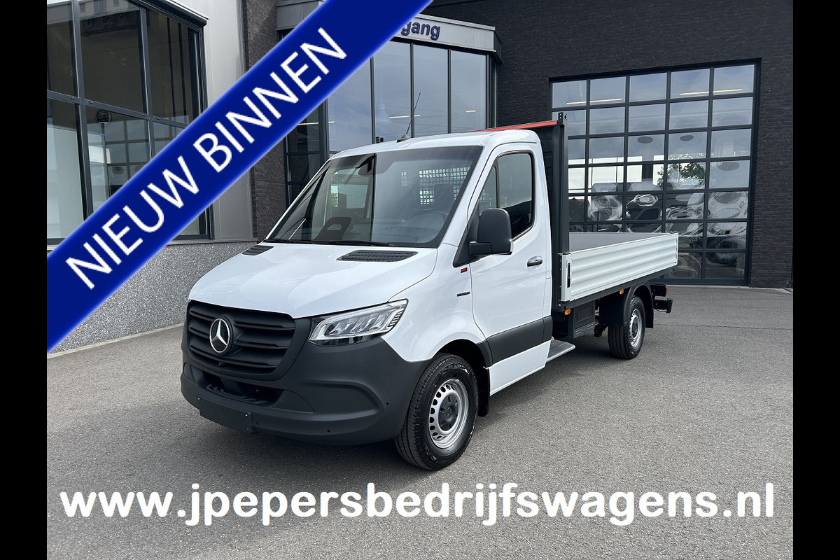 Mercedes-Benz eSprinter 320 L2 Select 81kWh / Snel laden 115kw / Open laadbak / Trekhaak / Distronic / MBUX / Smartphone-intergratie / Camera