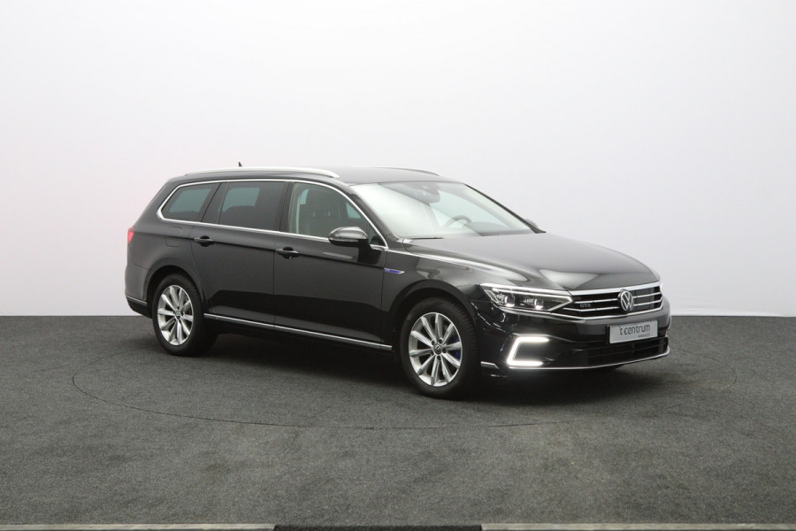 Volkswagen Passat Variant 1.4 TSI PHEV 218 PK GTE Business, Leder-Alcantara, 18" LM, Winterpakket, Carplay, Massage