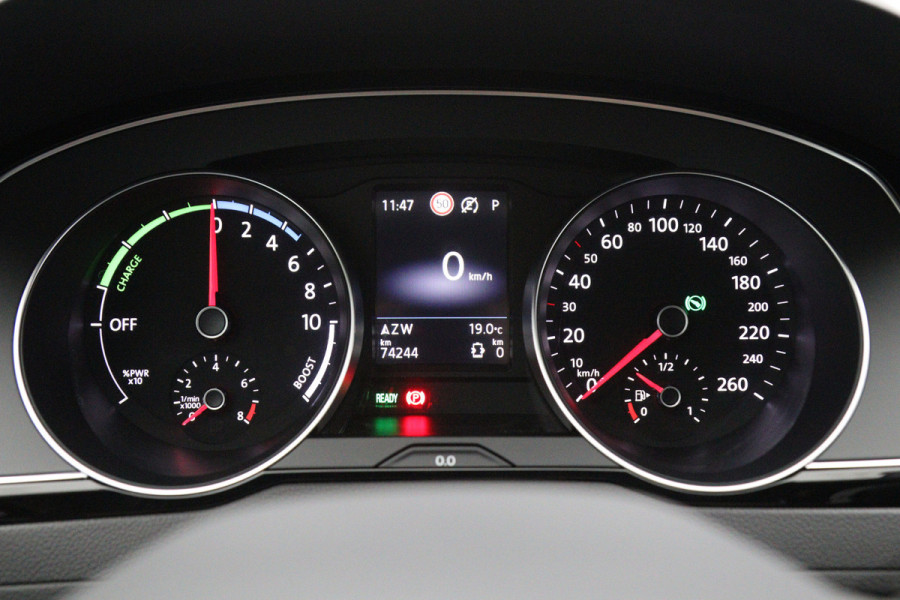 Volkswagen Passat Variant 1.4 TSI PHEV 218 PK GTE Business, Leder-Alcantara, 18" LM, Winterpakket, Carplay, Massage