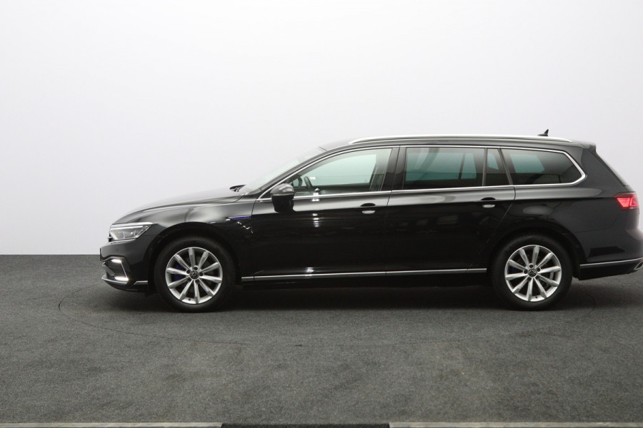 Volkswagen Passat Variant 1.4 TSI PHEV 218 PK GTE Business, Leder-Alcantara, 18" LM, Winterpakket, Carplay, Massage