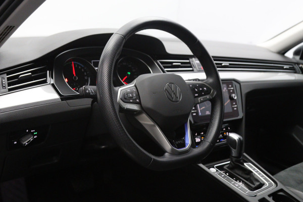 Volkswagen Passat Variant 1.4 TSI PHEV 218 PK GTE Business, Leder-Alcantara, 18" LM, Winterpakket, Carplay, Massage