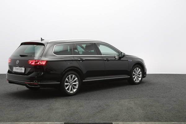Volkswagen Passat Variant 1.4 TSI PHEV 218 PK GTE Business, Leder-Alcantara, 18" LM, Winterpakket, Carplay, Massage