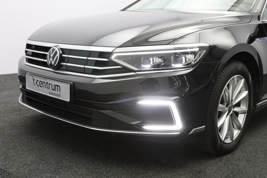 Volkswagen Passat Variant 1.4 TSI PHEV 218 PK GTE Business, Leder-Alcantara, 18" LM, Winterpakket, Carplay, Massage