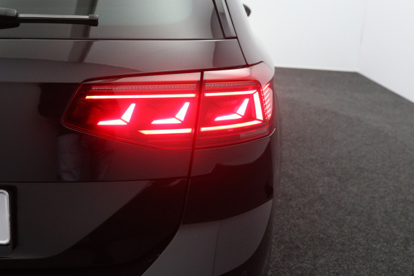 Volkswagen Passat Variant 1.4 TSI PHEV 218 PK GTE Business, Leder-Alcantara, 18" LM, Winterpakket, Carplay, Massage