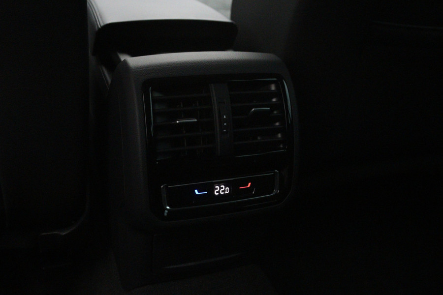 Volkswagen Passat Variant 1.4 TSI PHEV 218 PK GTE Business, Leder-Alcantara, 18" LM, Winterpakket, Carplay, Massage