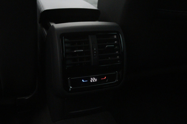 Volkswagen Passat Variant 1.4 TSI PHEV 218 PK GTE Business, Leder-Alcantara, 18" LM, Winterpakket, Carplay, Massage