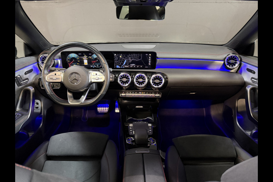 Mercedes-Benz CLA-Klasse Shooting Brake 200 Business Solution AMG | Pano | Sfeerverl. | Burmester | Keyless