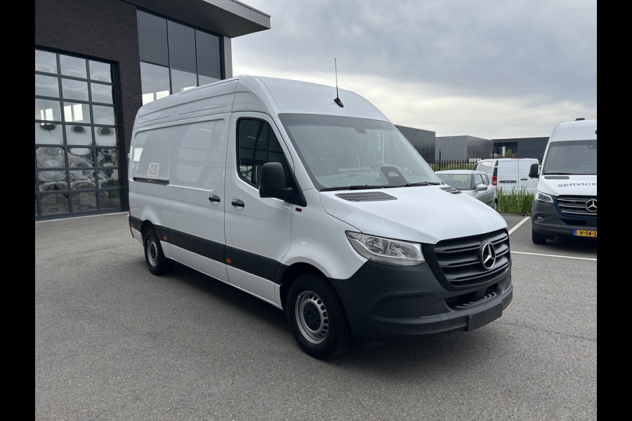 Mercedes-Benz Sprinter 315 CDI L2 H2 RWD Pro MBUX / Trekhaak / Camera / Cruise control / Airco / 270 Graden achterdeuren