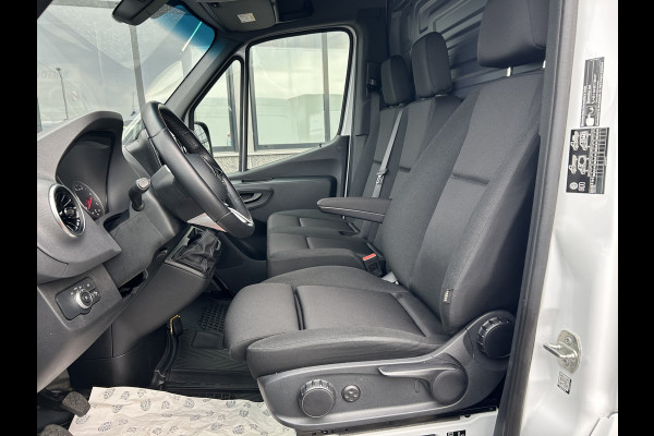 Mercedes-Benz Sprinter 315 CDI L2 H2 RWD Pro MBUX / Trekhaak / Camera / Cruise control / Airco / 270 Graden achterdeuren
