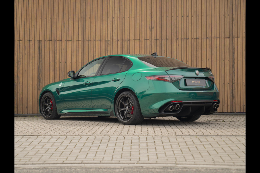 Alfa Romeo Giulia 2.9 V6 Quadrifoglio | Akrapovic | Carbon stoelen | Harman/Kardon | Facelift | Adapt. cruise