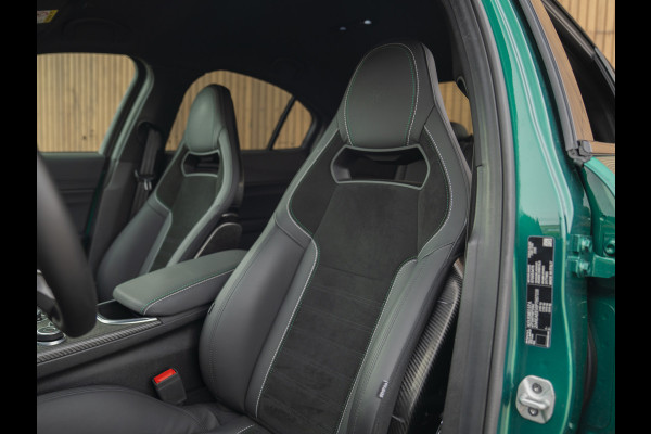 Alfa Romeo Giulia 2.9 V6 Quadrifoglio | Akrapovic | Carbon stoelen | Harman/Kardon | Facelift | Adapt. cruise