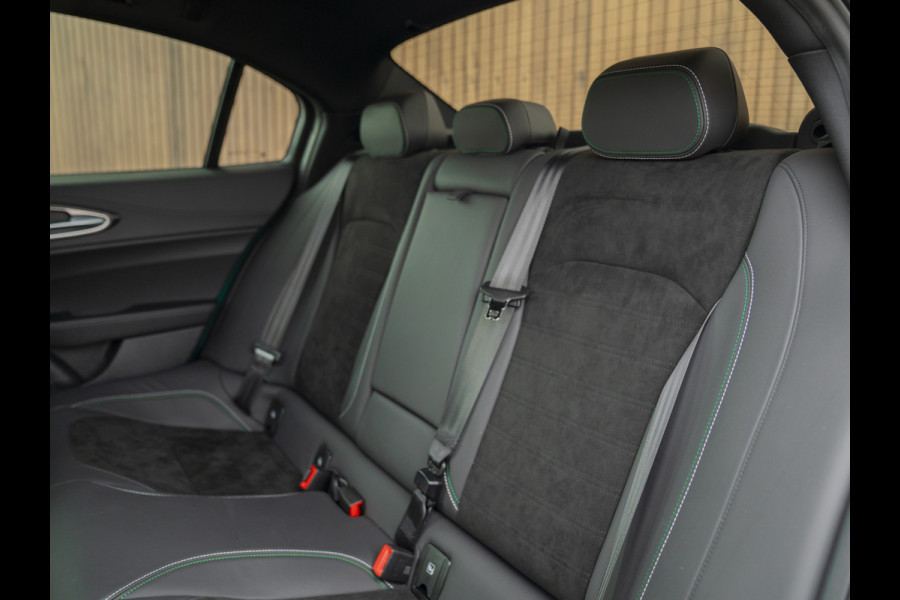 Alfa Romeo Giulia 2.9 V6 Quadrifoglio | Akrapovic | Carbon stoelen | Harman/Kardon | Facelift | Adapt. cruise