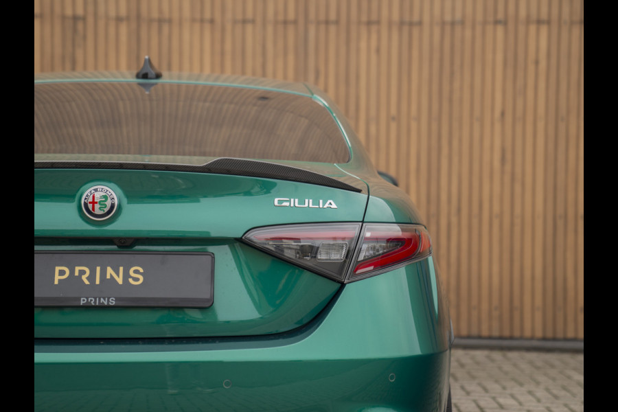 Alfa Romeo Giulia 2.9 V6 Quadrifoglio | Akrapovic | Carbon stoelen | Harman/Kardon | Facelift | Adapt. cruise