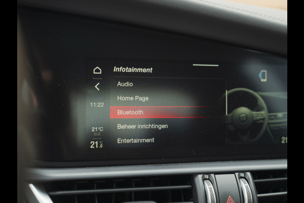 Alfa Romeo Giulia 2.9 V6 Quadrifoglio | Akrapovic | Carbon stoelen | Harman/Kardon | Facelift | Adapt. cruise