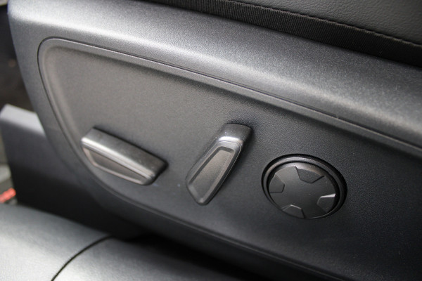 Ford Kuga 2.5 PHEV ST-Line X | NIEUW! | Panoramadak | AGR | 20' Lichtmetalen velgen