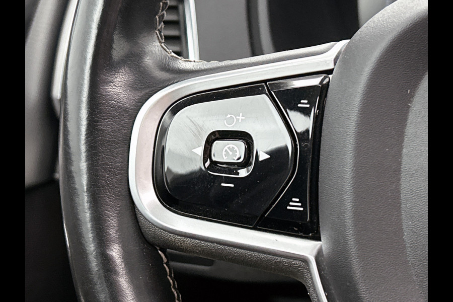 Volvo XC90 2.0 T8 AWD R-Design / SOH 88% / Panoramadak / Trekhaak / Leder-sport / Pdc+Camera / Xenon / 7Pers. / Apk 11-2026