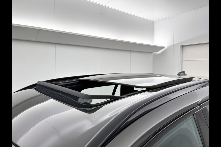 Volvo XC90 2.0 T8 AWD R-Design / SOH 88% / Panoramadak / Trekhaak / Leder-sport / Pdc+Camera / Xenon / 7Pers. / Apk 11-2026