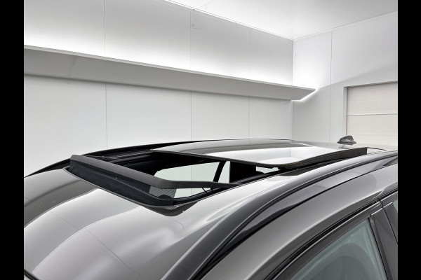 Volvo XC90 2.0 T8 AWD R-Design / SOH 88% / Panoramadak / Trekhaak / Leder-sport / Pdc+Camera / Xenon / 7Pers. / Apk 11-2026