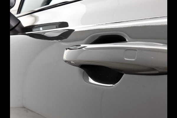 Volvo XC90 2.0 T8 AWD R-Design / SOH 88% / Panoramadak / Trekhaak / Leder-sport / Pdc+Camera / Xenon / 7Pers. / Apk 11-2026