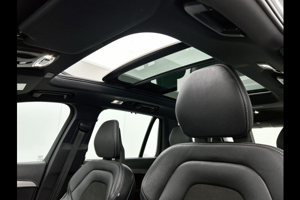 Volvo XC90 2.0 T8 AWD R-Design / SOH 88% / Panoramadak / Trekhaak / Leder-sport / Pdc+Camera / Xenon / 7Pers. / Apk 11-2026