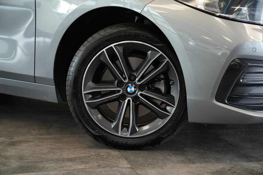 BMW 1-serie 118i Business Edition Plus Keyless Go PDC LED CArplay 24 Maanden garantie* (Vraag naar de voorwaarden)