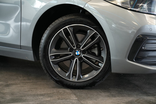 BMW 1-serie 118i Business Edition Plus Keyless Go PDC LED CArplay 24 Maanden garantie* (Vraag naar de voorwaarden)