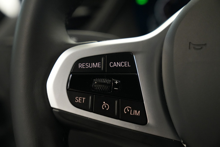 BMW 1-serie 118i Business Edition Plus Keyless Go PDC LED CArplay 24 Maanden garantie* (Vraag naar de voorwaarden)