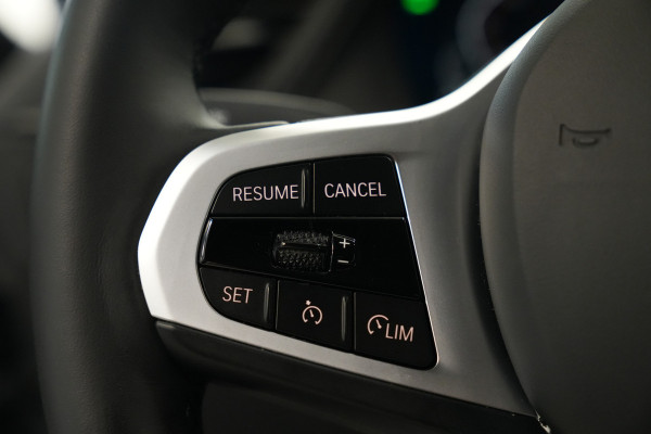 BMW 1-serie 118i Business Edition Plus Keyless Go PDC LED CArplay 24 Maanden garantie* (Vraag naar de voorwaarden)