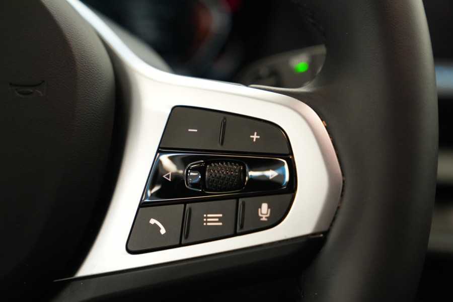 BMW 1-serie 118i Business Edition Plus Keyless Go PDC LED CArplay 24 Maanden garantie* (Vraag naar de voorwaarden)