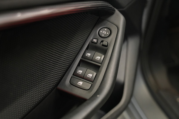 BMW 1-serie 118i Business Edition Plus Keyless Go PDC LED CArplay 24 Maanden garantie* (Vraag naar de voorwaarden)