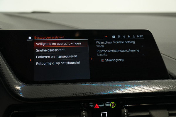 BMW 1-serie 118i Business Edition Plus Keyless Go PDC LED CArplay 24 Maanden garantie* (Vraag naar de voorwaarden)