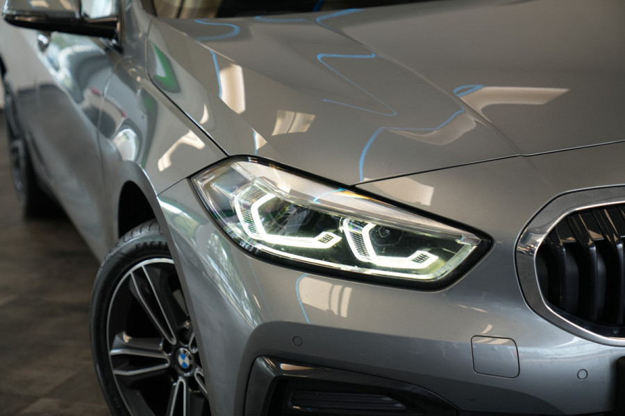 BMW 1-serie 118i Business Edition Plus Keyless Go PDC LED CArplay 24 Maanden garantie* (Vraag naar de voorwaarden)