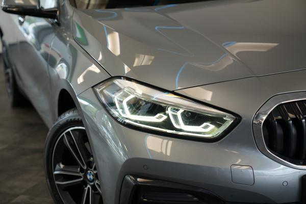 BMW 1-serie 118i Business Edition Plus Keyless Go PDC LED CArplay 24 Maanden garantie* (Vraag naar de voorwaarden)