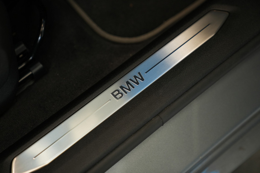 BMW 1-serie 118i Business Edition Plus Keyless Go PDC LED CArplay 24 Maanden garantie* (Vraag naar de voorwaarden)