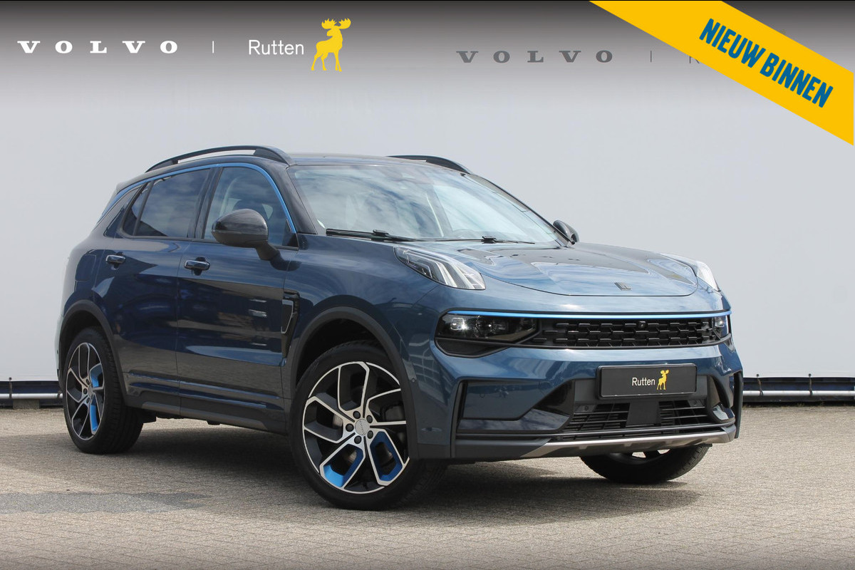 Lynk & Co 01 261PK Automaat Adaptieve Cruise Control / Elektrisch verstelbare voorstoelen / BLIS / Stoelverwarming / Climate Control / Parkeersensoren met 360 gradencamera / Regensensor