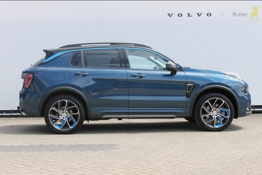 Lynk & Co 01 261PK Automaat Adaptieve Cruise Control / Elektrisch verstelbare voorstoelen / BLIS / Stoelverwarming / Climate Control / Parkeersensoren met 360 gradencamera / Regensensor