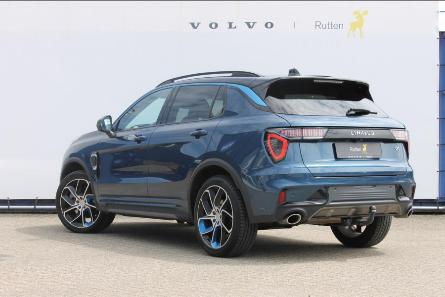 Lynk & Co 01 261PK Automaat Adaptieve Cruise Control / Elektrisch verstelbare voorstoelen / BLIS / Stoelverwarming / Climate Control / Parkeersensoren met 360 gradencamera / Regensensor