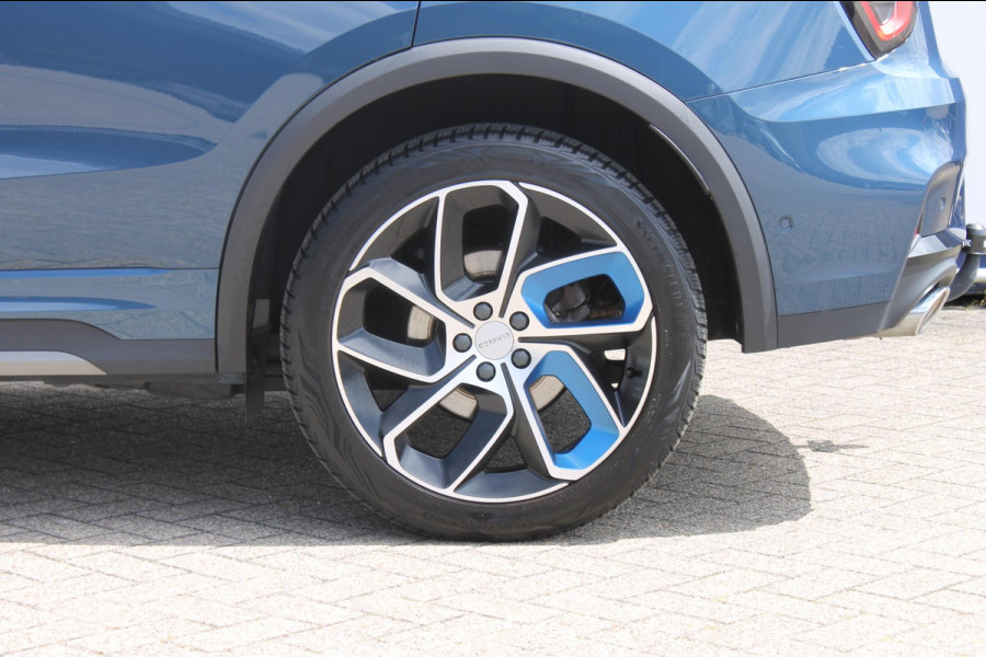 Lynk & Co 01 261PK Automaat Adaptieve Cruise Control / Elektrisch verstelbare voorstoelen / BLIS / Stoelverwarming / Climate Control / Parkeersensoren met 360 gradencamera / Regensensor