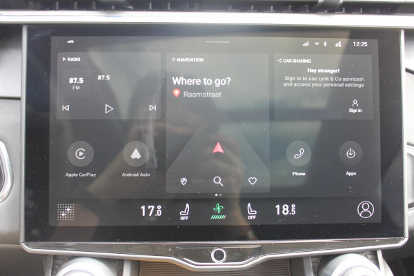 Lynk & Co 01 261PK Automaat Adaptieve Cruise Control / Elektrisch verstelbare voorstoelen / BLIS / Stoelverwarming / Climate Control / Parkeersensoren met 360 gradencamera / Regensensor