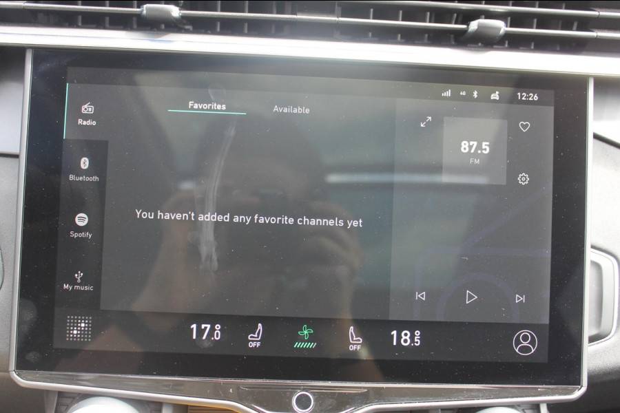 Lynk & Co 01 261PK Automaat Adaptieve Cruise Control / Elektrisch verstelbare voorstoelen / BLIS / Stoelverwarming / Climate Control / Parkeersensoren met 360 gradencamera / Regensensor