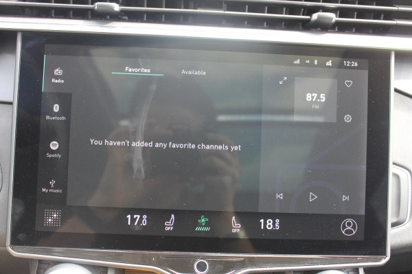 Lynk & Co 01 261PK Automaat Adaptieve Cruise Control / Elektrisch verstelbare voorstoelen / BLIS / Stoelverwarming / Climate Control / Parkeersensoren met 360 gradencamera / Regensensor