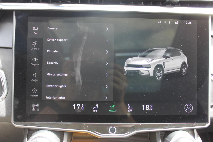 Lynk & Co 01 261PK Automaat Adaptieve Cruise Control / Elektrisch verstelbare voorstoelen / BLIS / Stoelverwarming / Climate Control / Parkeersensoren met 360 gradencamera / Regensensor