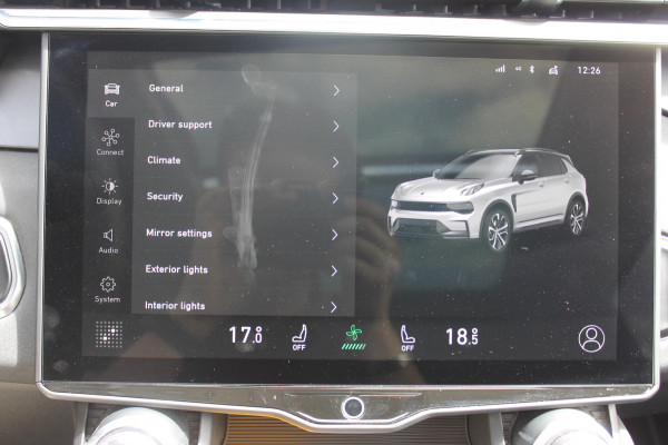 Lynk & Co 01 261PK Automaat Adaptieve Cruise Control / Elektrisch verstelbare voorstoelen / BLIS / Stoelverwarming / Climate Control / Parkeersensoren met 360 gradencamera / Regensensor