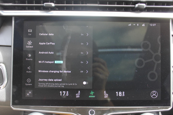 Lynk & Co 01 261PK Automaat Adaptieve Cruise Control / Elektrisch verstelbare voorstoelen / BLIS / Stoelverwarming / Climate Control / Parkeersensoren met 360 gradencamera / Regensensor