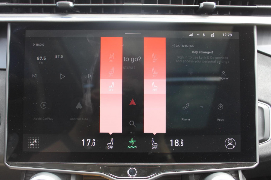 Lynk & Co 01 261PK Automaat Adaptieve Cruise Control / Elektrisch verstelbare voorstoelen / BLIS / Stoelverwarming / Climate Control / Parkeersensoren met 360 gradencamera / Regensensor