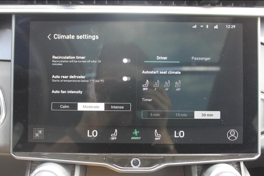 Lynk & Co 01 261PK Automaat Adaptieve Cruise Control / Elektrisch verstelbare voorstoelen / BLIS / Stoelverwarming / Climate Control / Parkeersensoren met 360 gradencamera / Regensensor